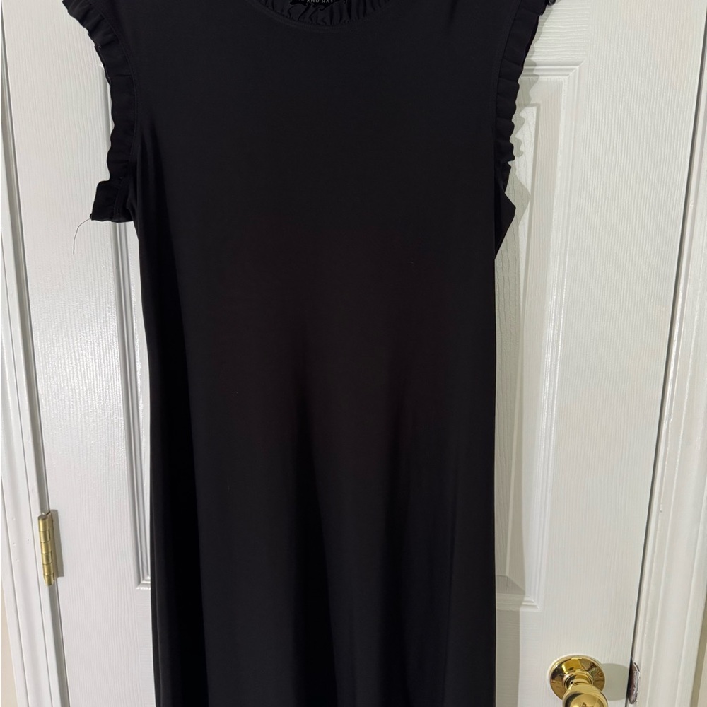 Elegant Black Sleeveless Dress